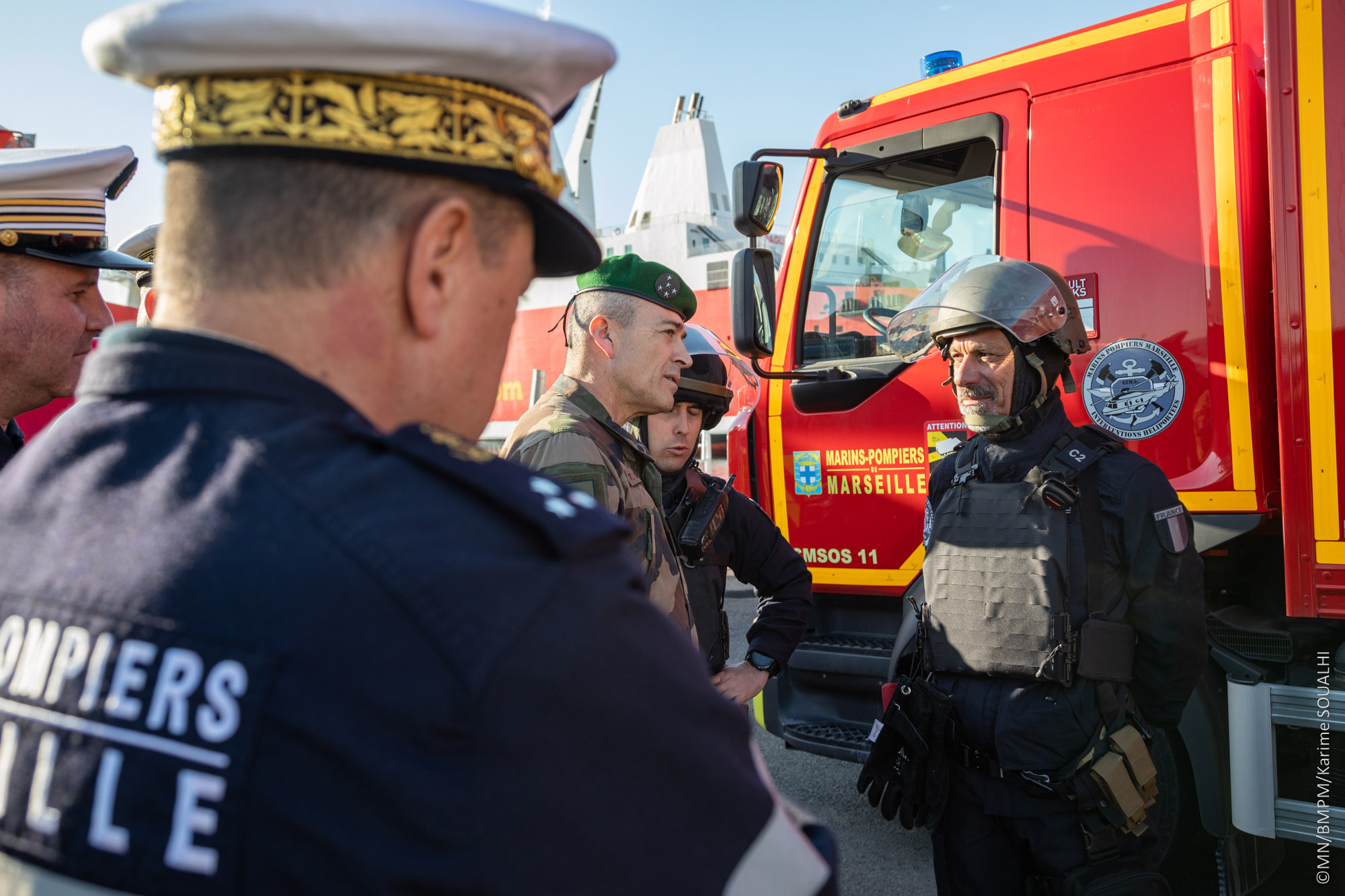 Le CEMA à la rencontre des marins-pompiers de Marseille