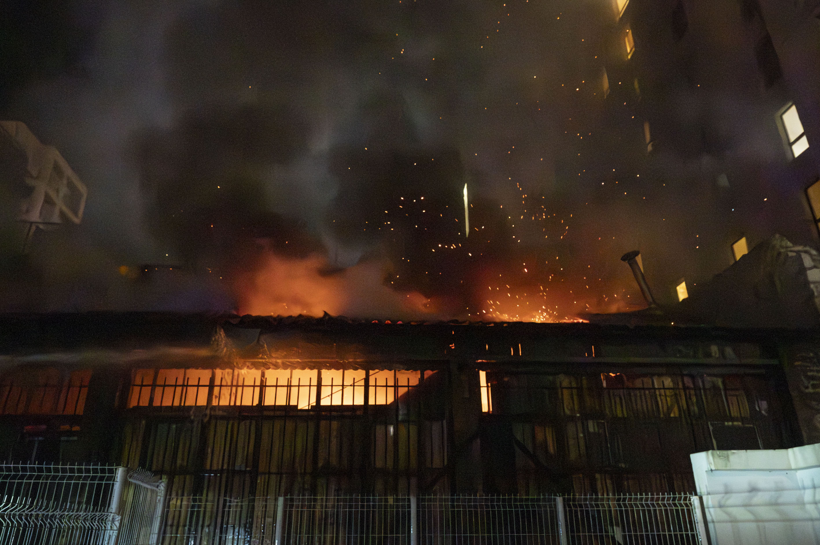 BMPM feu d'entrepôt avenue Roger Salengro