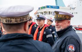 visite du vice-amiral d'escadre Christophe Cluzel, commandant de la Force d'action navale et bataillon de marins-pompiers de Marseille